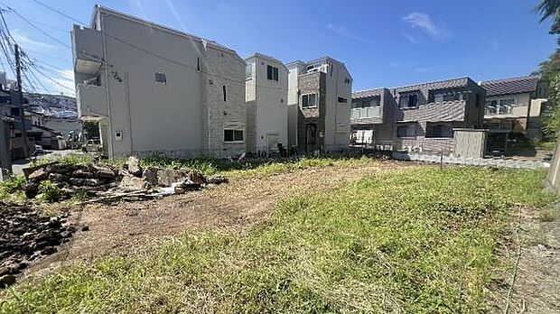 《現地》 安心して暮らせそうな住環境です。