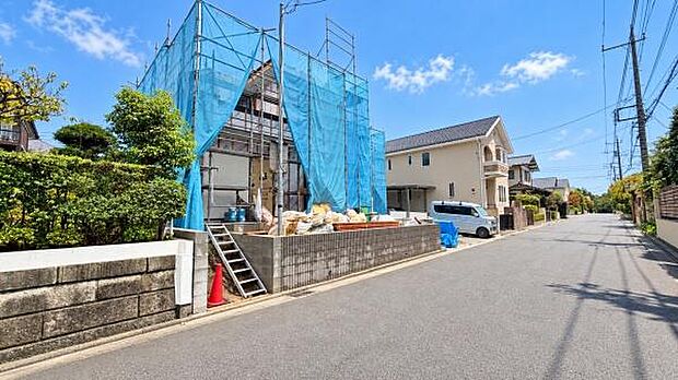 《現地》　青い空と白い雲、気分が晴れる場所がここにあります。