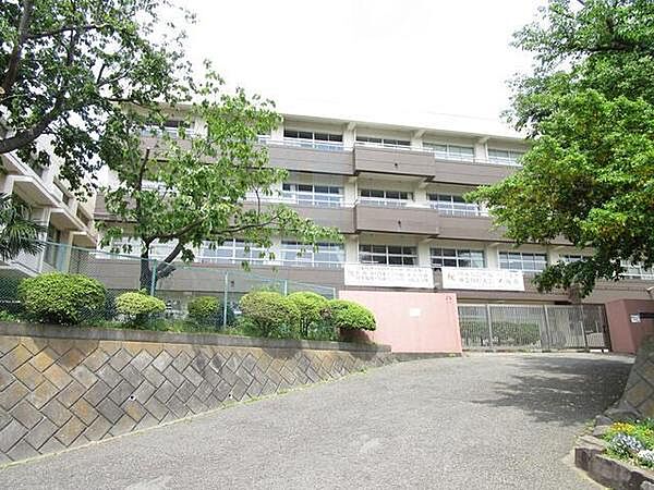 海老名市立大谷中学校まで1408m