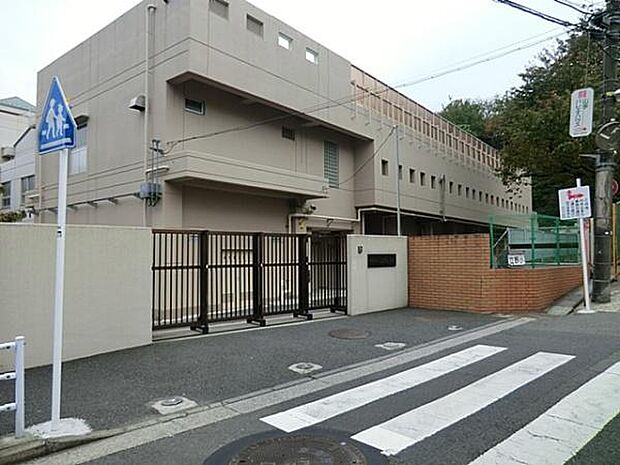 横浜市立立野小学校まで931m