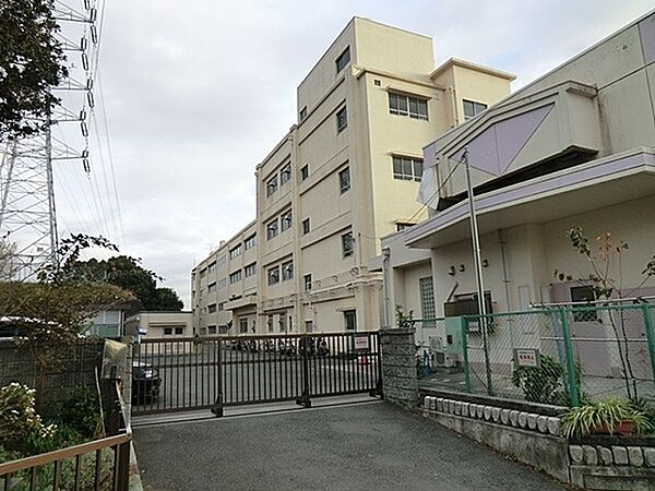 横浜市立日野南小学校まで761m