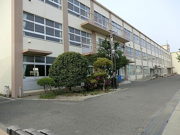 茅ヶ崎市立松浪中学校まで612m