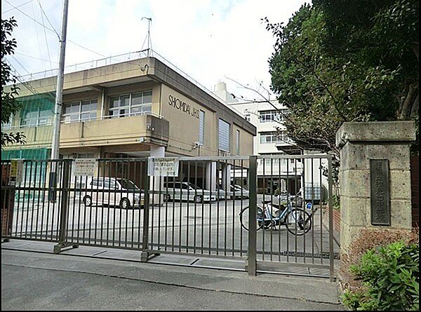 横浜市立汐見台中学校まで1526m