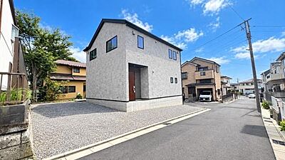 外観:《外観》 家族みんなが落ち着ける場所。明るい空間で心も暖か、朝から爽やかな気分。寝る時も包みこまれるようにふんわりと。家にいることが心と体に優しい暖かな暮らし。 外観:《外観》 家族みんなが落ち着ける場所。明るい空間で心も暖か、朝から爽やかな気分。寝る時も包みこまれるようにふんわりと。家にいることが心と体に優しい暖かな暮らし。