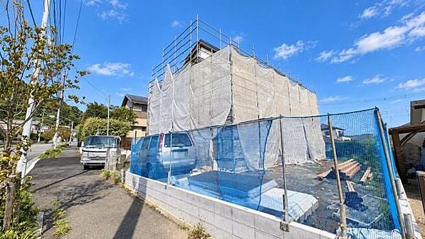 《前面道路》 ■「空」×「光」×「風」。開放感を具現化したような現地は、まさに「永住の地」としての選択肢です。