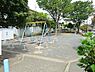 周辺：菅田利倉公園まで752m、住宅街のスタンダードな公園です。公園の設備には水飲み・手洗い場があります。
