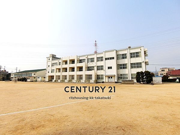 高槻市立大冠小学校まで640m