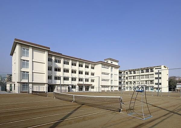 豊中市立第四中学校まで990m