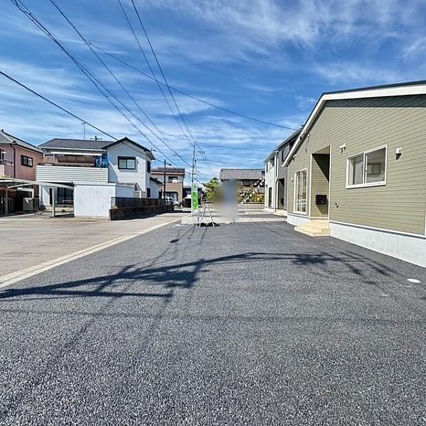 駐車場は5台分のスペースがあります。