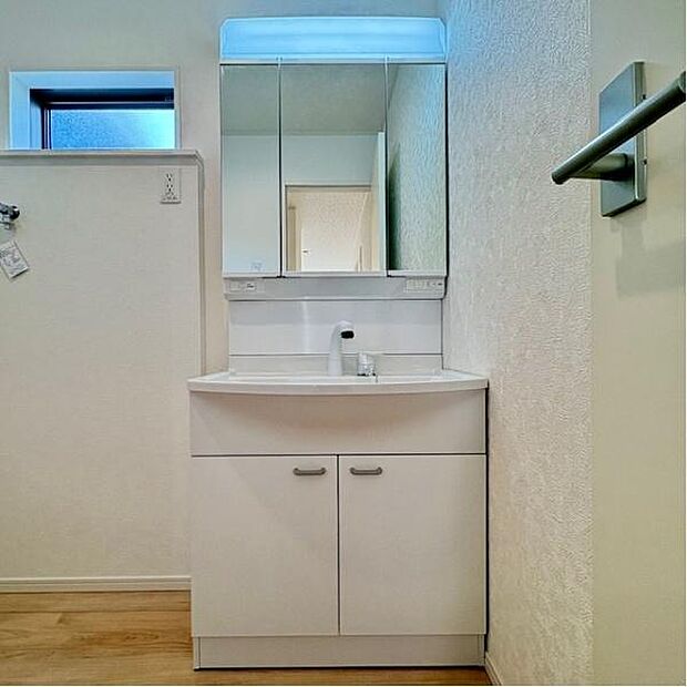 洗面台は、シャンプードレッサー仕様です。