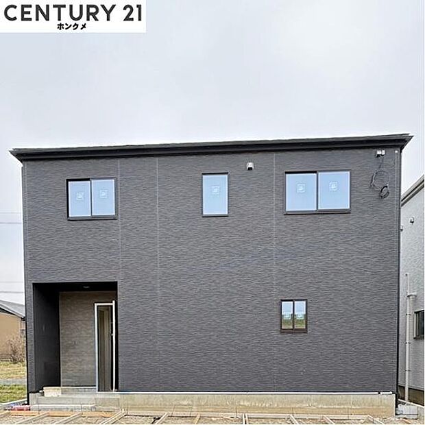 コチラは別アングルから見た外観写真です。