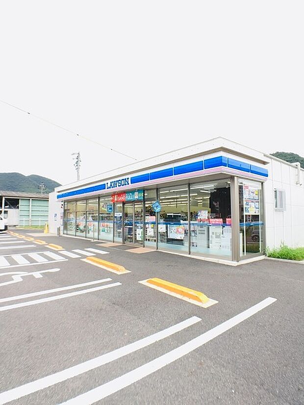 ローソン岐阜琴塚店まで1007m、コンビニはこの近くにも何軒かあるのでお好みに応じて利用できます。