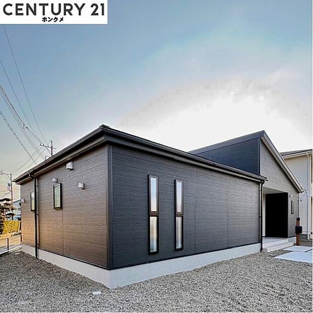 コチラは別アングルからの外観写真です。