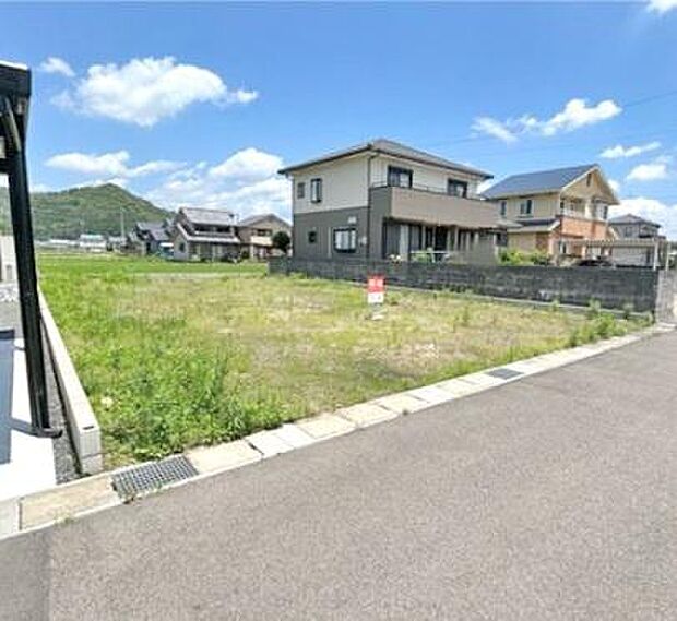 南前面道路は幅員約6ｍで駐車も楽々です♪