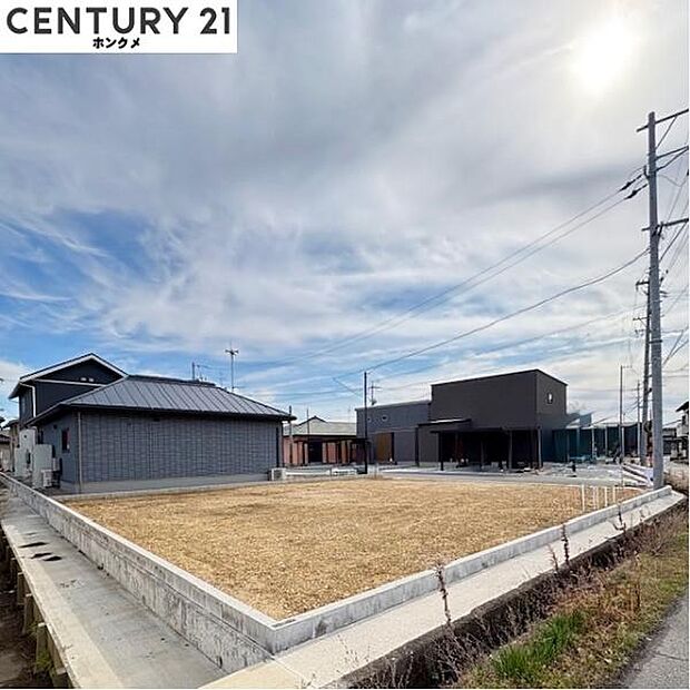 現在更地の段階で7月の完成予定です。