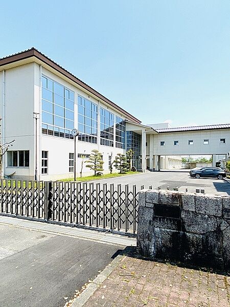 瑞穂市立巣南中学校まで2060m