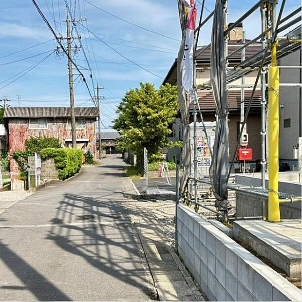 北前面道路から外観を見るとこんな感じ