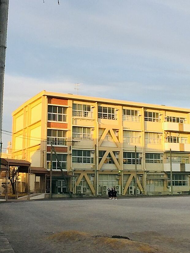 岐阜市立精華中学校まで2752m