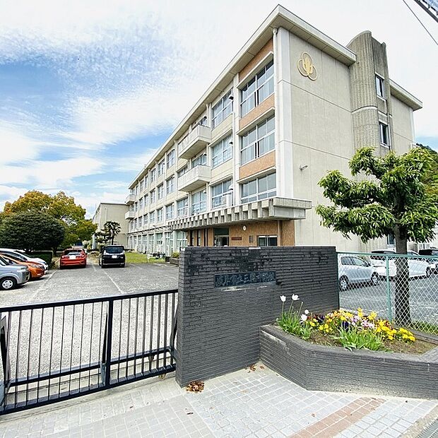 岐阜市立三輪中学校まで1814m