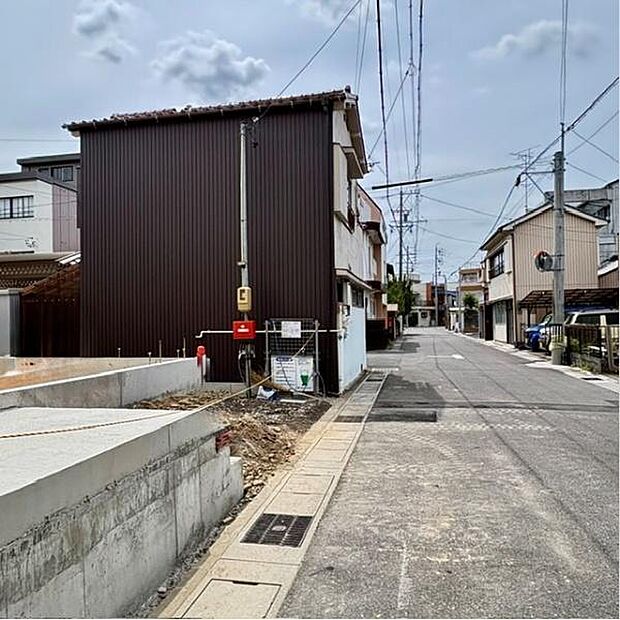 北前面道路から外観を見るとこんな感じ