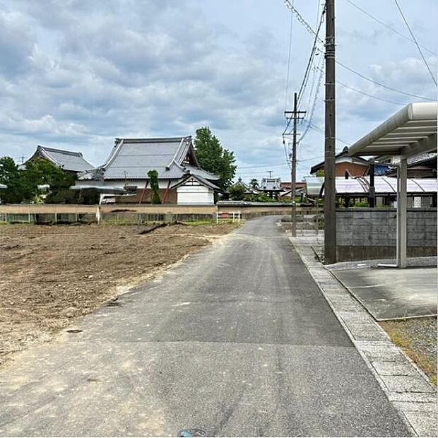 南前面道路から外観を見るとこんな感じ。