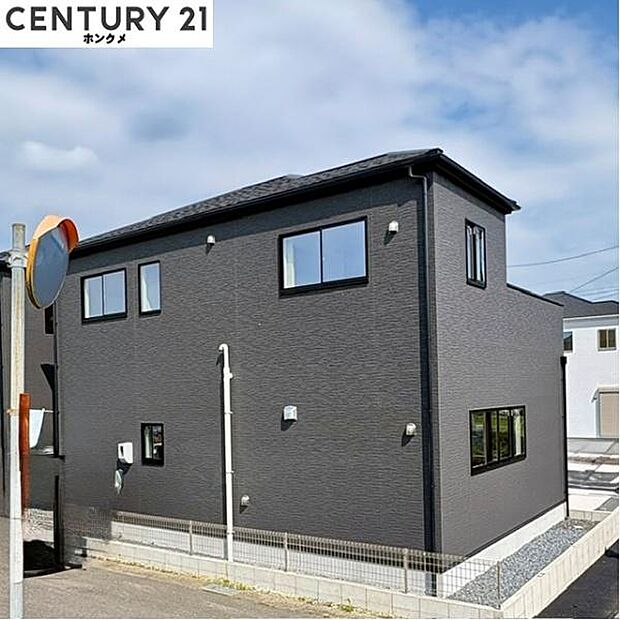 コチラは別アングルから見た外観写真です。
