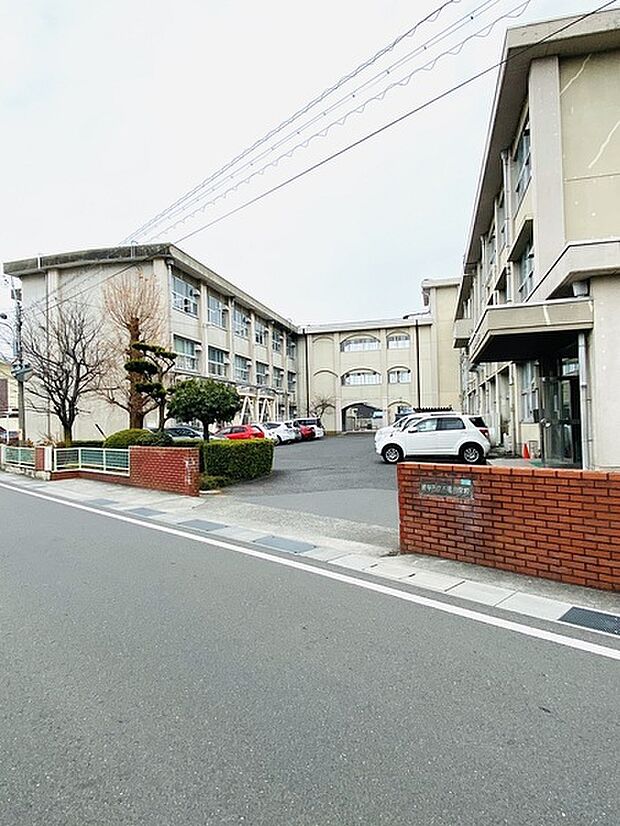 岐阜市立市橋小学校まで1977m