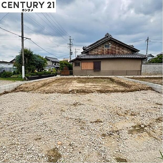 現在は更地の状態で10月頃完成予定です。
