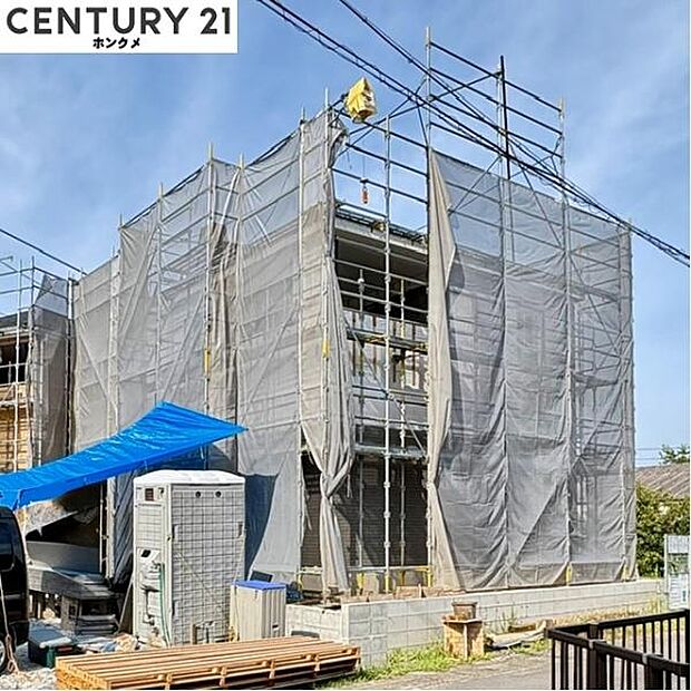 上棟しました。完成は9月頃の予定です。