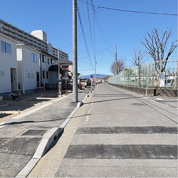 北前面道路から外観を見るとこんな感じ