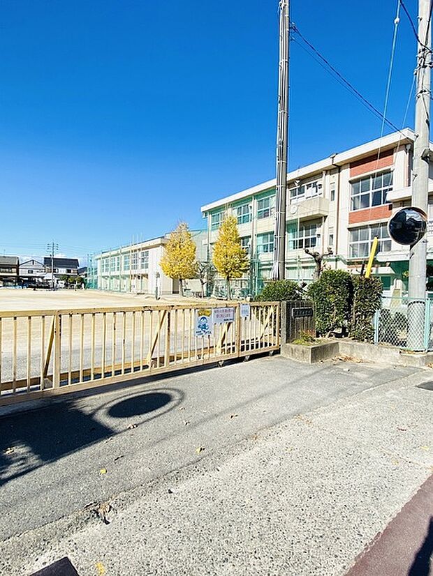 岐阜市立長森南小学校まで640m
