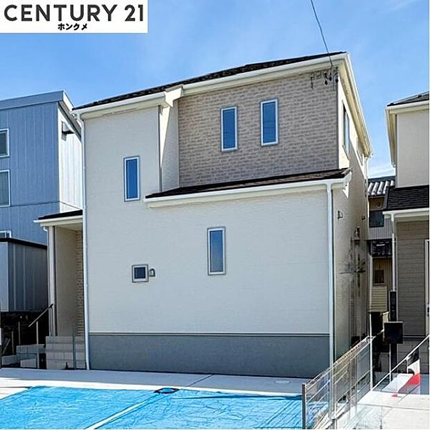 コチラは別アングルから見た外観写真です。