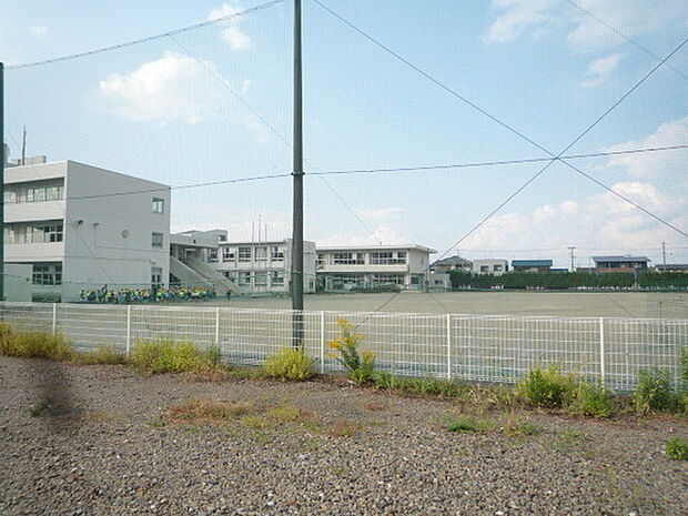 羽島市立中央小学校まで750m