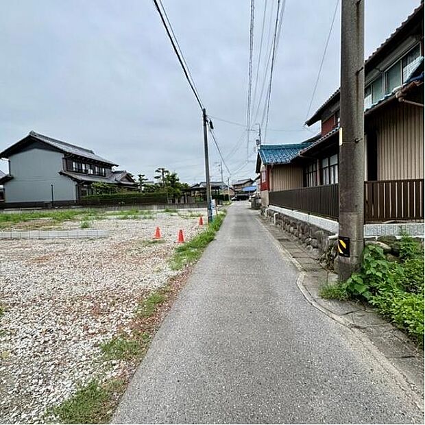 南前面道路から外観を見るとこんな感じ。