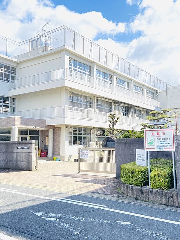 羽島市立竹鼻中学校まで2500m
