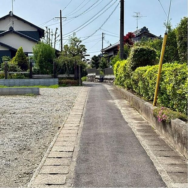 北前面道路から外観を見るとこんな感じ