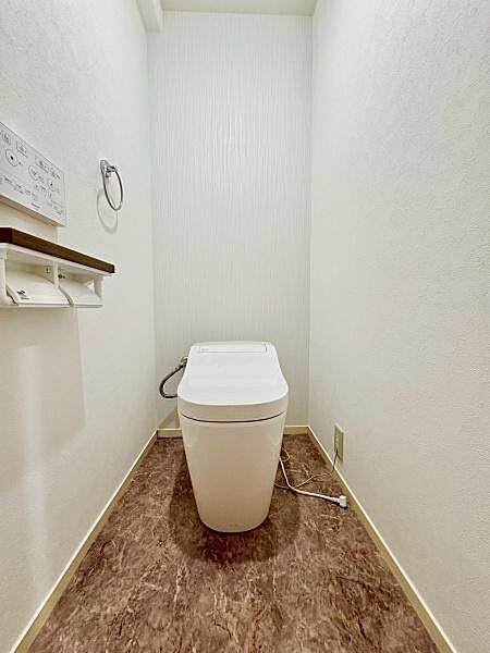 ＜トイレ／Toilet＞ウォシュレット付きです