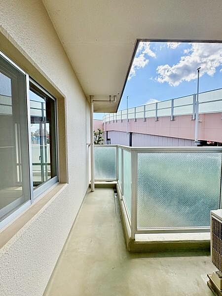 ＜バルコニー／Balcony＞L字型バルコニー