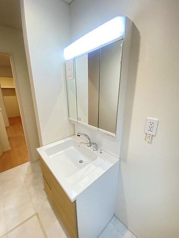 <洗面台/Sanitary>三面鏡付き