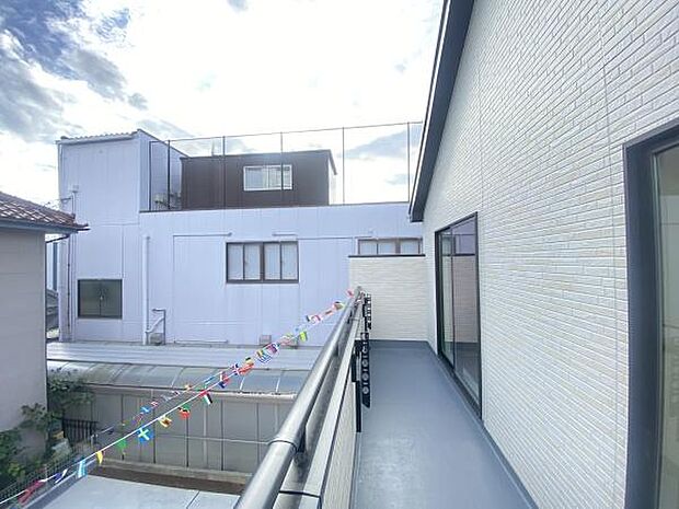 <バルコニー/Balcony>南向きバルコニー