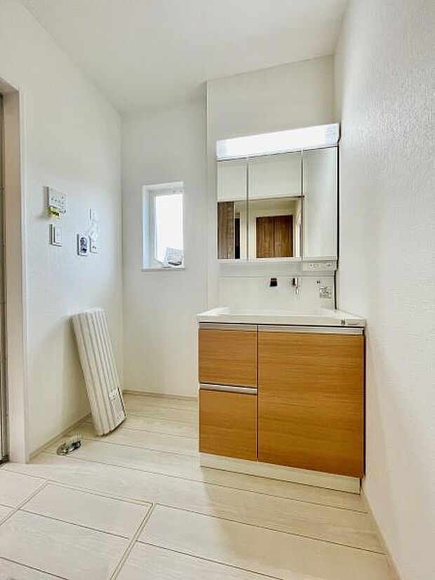 三面鏡付き洗面台