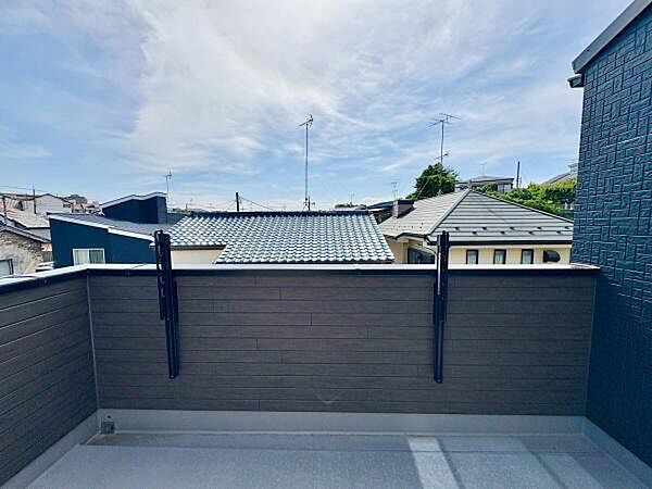 広々したルーフバルコニー