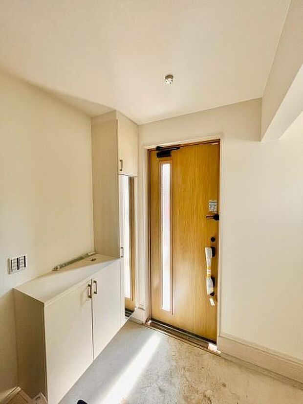 ミラー付きの玄関収納