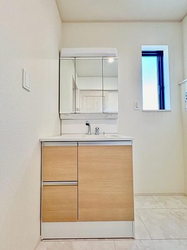 三面鏡付き洗面台