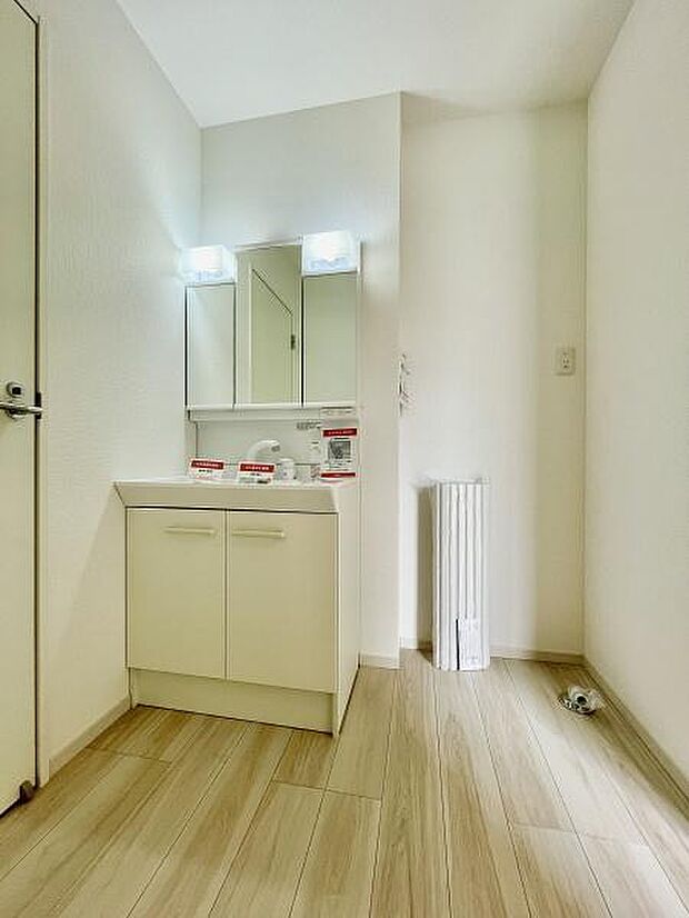 三面鏡付き洗面台