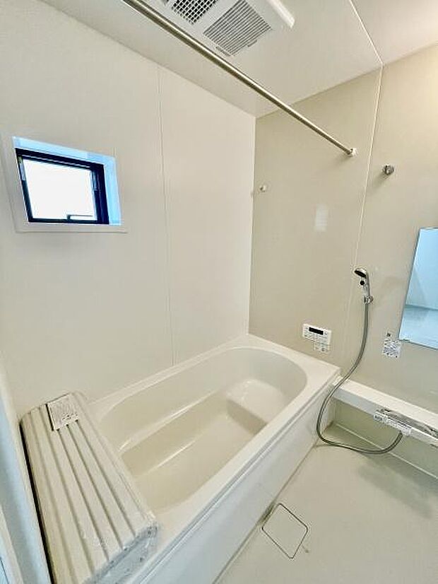 ＜浴室／Bath＞追い炊き機能、浴室暖房乾燥機能付き♪