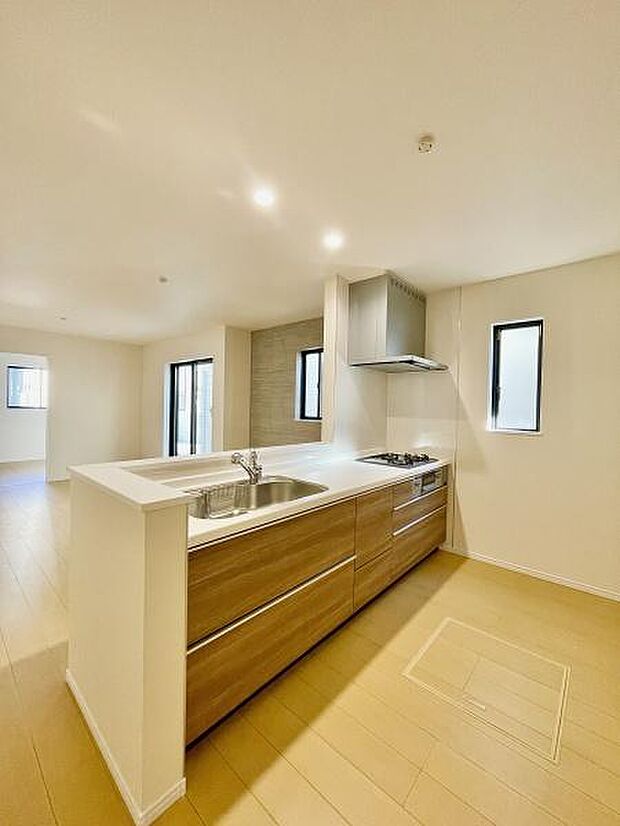 温かみのある木目調のキッチン!