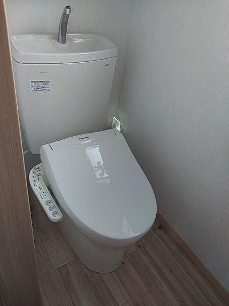 ＜トイレ／Toilet＞ウォシュレット付きです