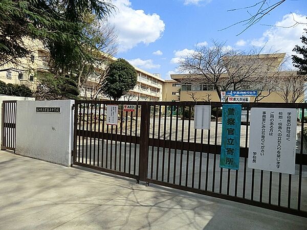 松戸市立常盤平中学校まで884m