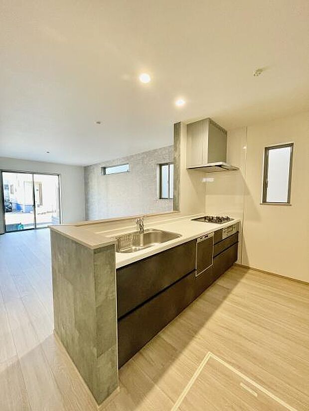 人気の対面キッチン！